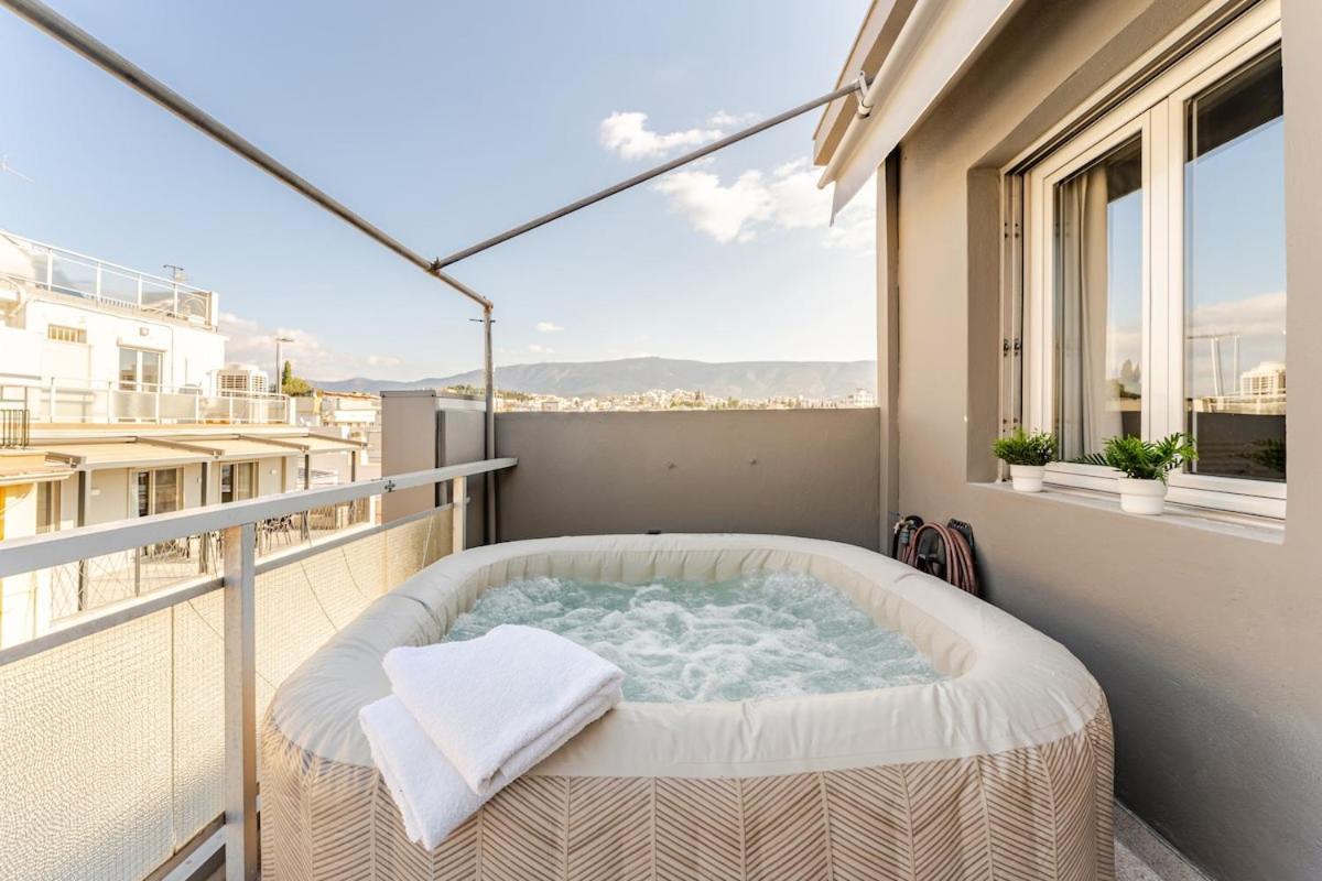 Lovely Apt W/Heated Jacuzzi &Full Acropolis View 아테네 외부 사진